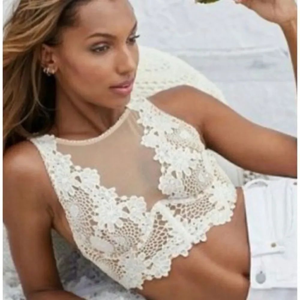 Victoria's Secret Dream Angels Floral
Applique Mesh Lace Bra Size 36C / Exellent